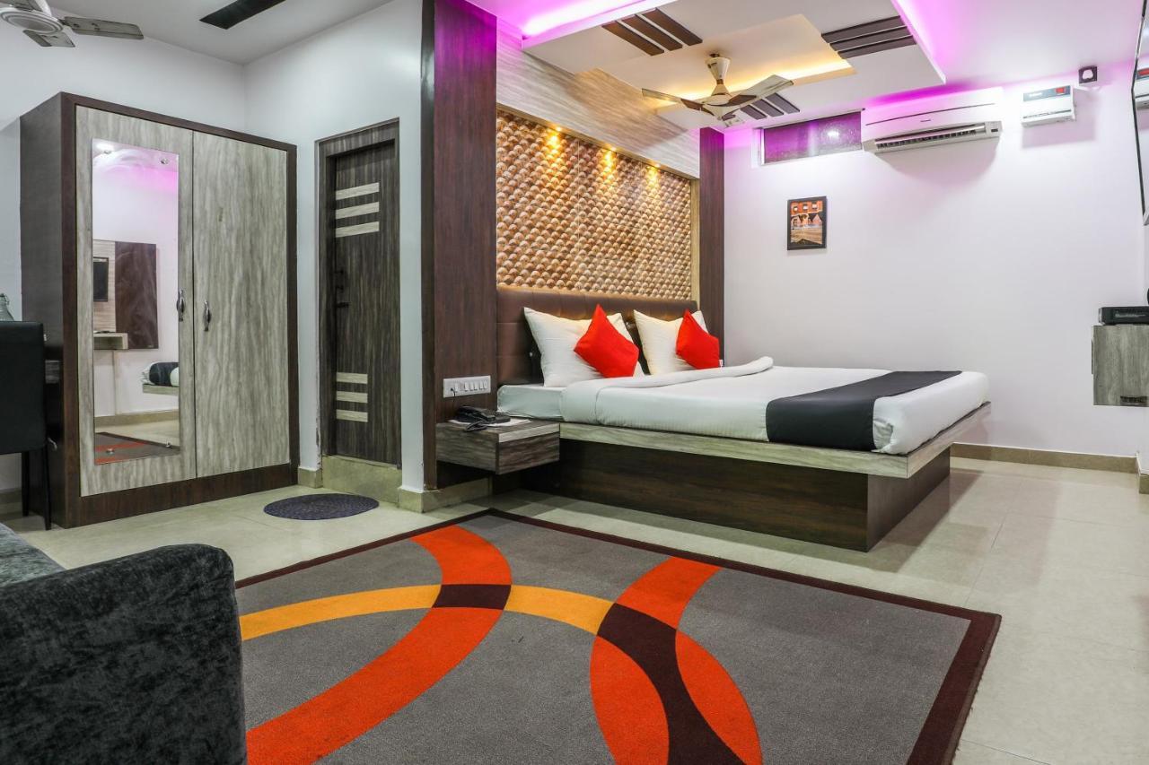 Oyo 14472 Brahmaputra Hotel 3*